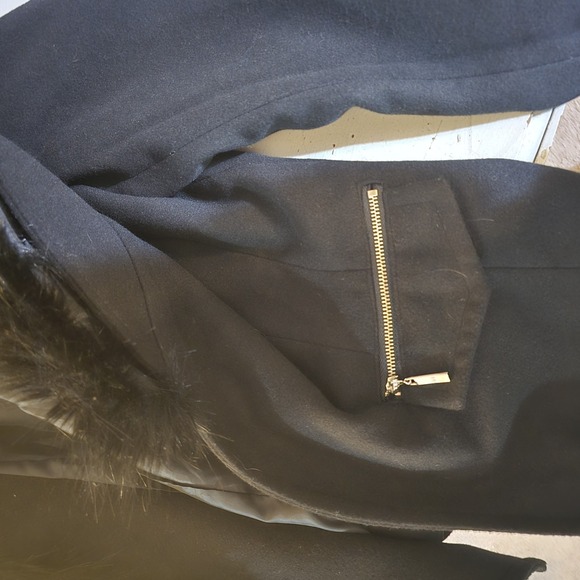 Guess Wool Blend Coat Faux Fur Collar Black Womens LG Blazer Style Cropped - Picture 7 of 7